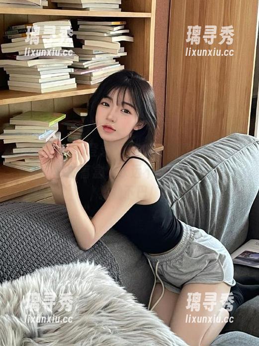 登录17吃瓜网，就像翻开了一个奇妙的盲盒，永远不知道下一条会惊掉我下巴！