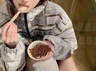 “52cg”app：一场低调的自我放飞，看看别人的生活再想想自己