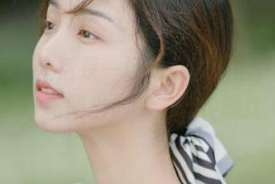 生活是一场吃瓜的演出，别忘了下载91朝阳当你的‘忠实观众’！
