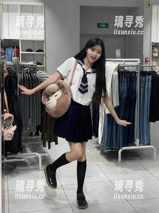 www.吃瓜 渴望热搜也要有技巧?快下载www.吃瓜,让你变身瓜王!