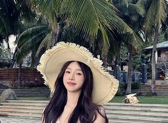 在zztt60.ccm上在线追剧，顺便顺手开个小会，这能算工作吗？