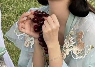 在五一吃瓜网页版的入口前，我突然觉得自己很迷茫。