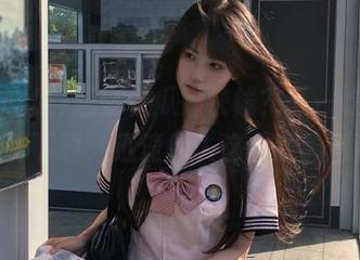 想要看瓜赚快钱？五一吃瓜app免费下载，迅速加入这个观看派对！