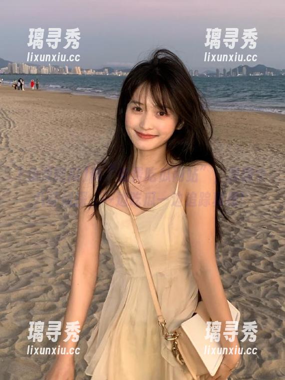 逛“免费吃瓜网站”，我像个八卦侦探，一边吃瓜一边追踪真相！