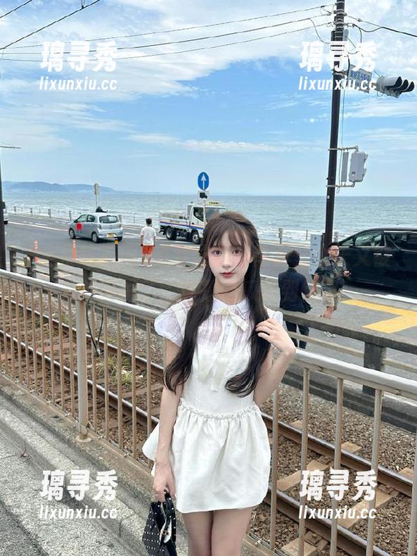 免费吃瓜网首页，今天又被八卦刷屏了，真是吃瓜吃到饱啊！