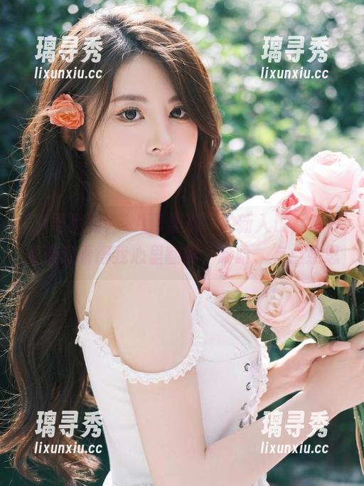 “八哥黑料”的新入口，每一则消息看得我心里翻腾，哈哈，有点意思