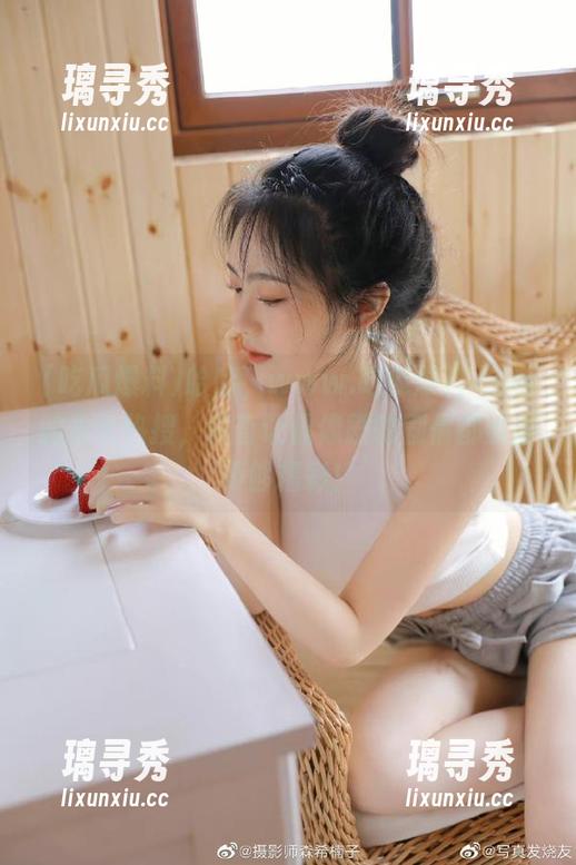哈哈，www.吃瓜爆料.com的永久热搜，简直让偶像剧的剧情都显得不够精彩！