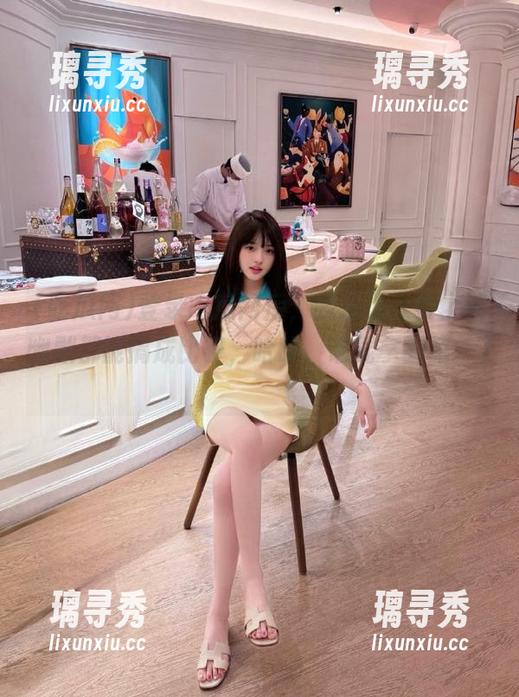 登录吃瓜网后，我发现大赛上连幽默都能搞成比赛，哈哈，谁能拿到第一}`