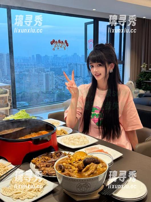 你们快来看，登录so导航工具栏，黑料不打烊真是没让我失望！