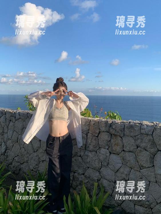 下载黑料老司机，让八卦随身走不送！